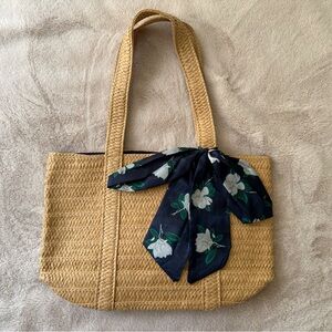 2/$20 ✨NWOT Draper James Everyday Straw Tote Bag with Floral Satin Scarf